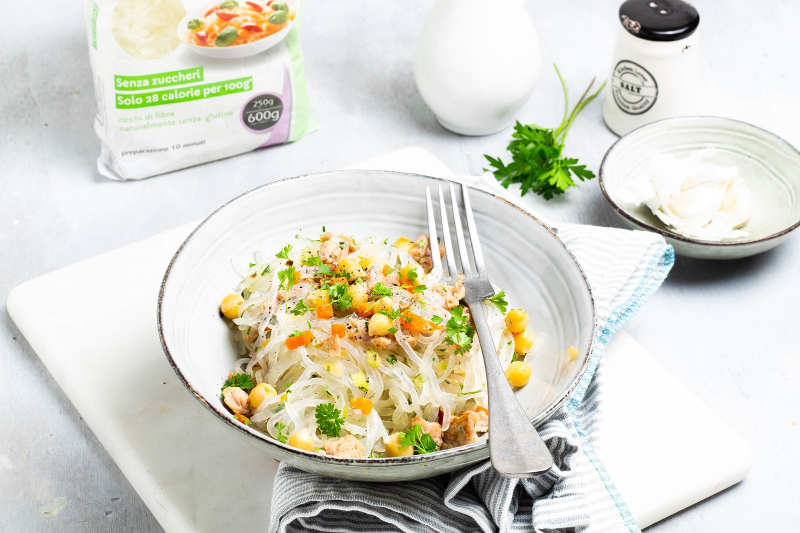 Shirataki con ragù di pollo e ceci